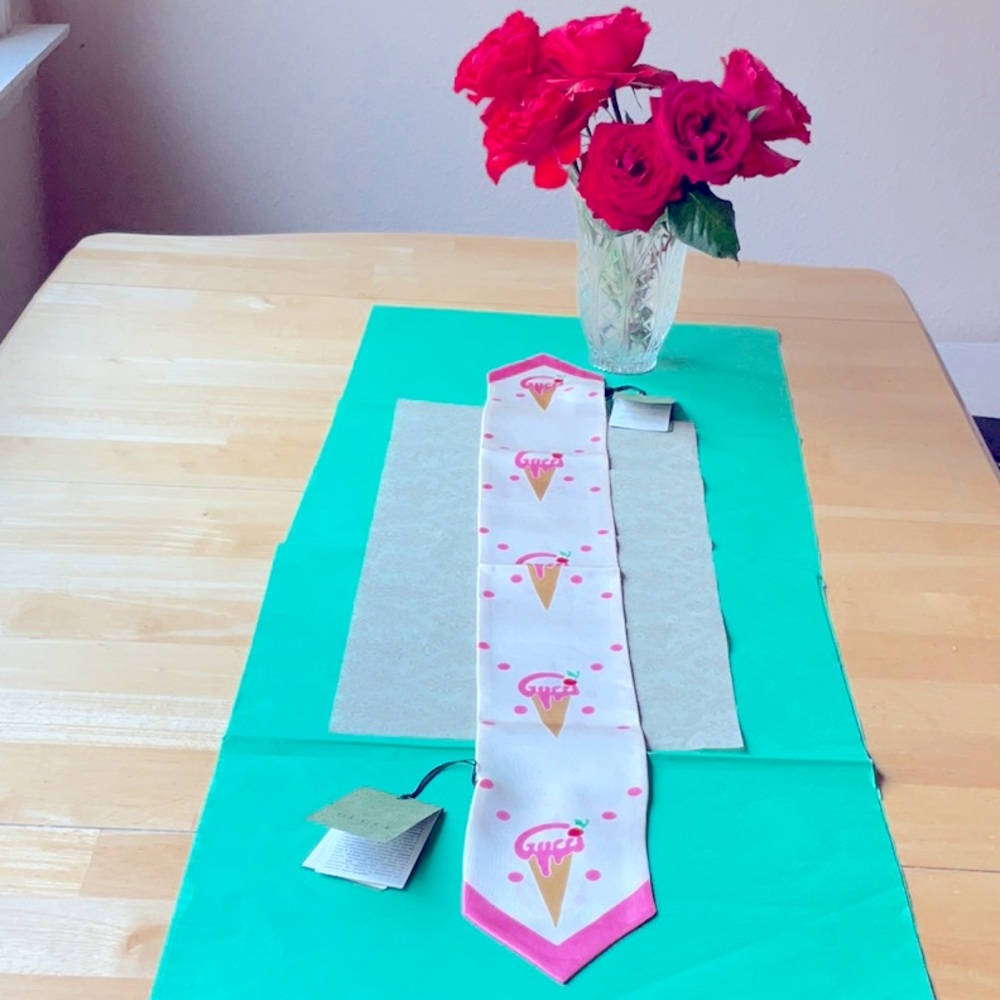 🍦 GUCCI ICE CREAM SCARF 🍦NWT 🍦